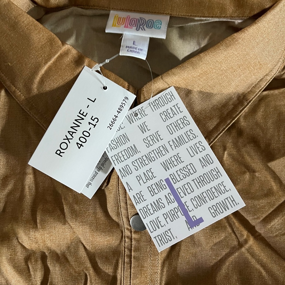 LuLaRoe Roxanne shirt